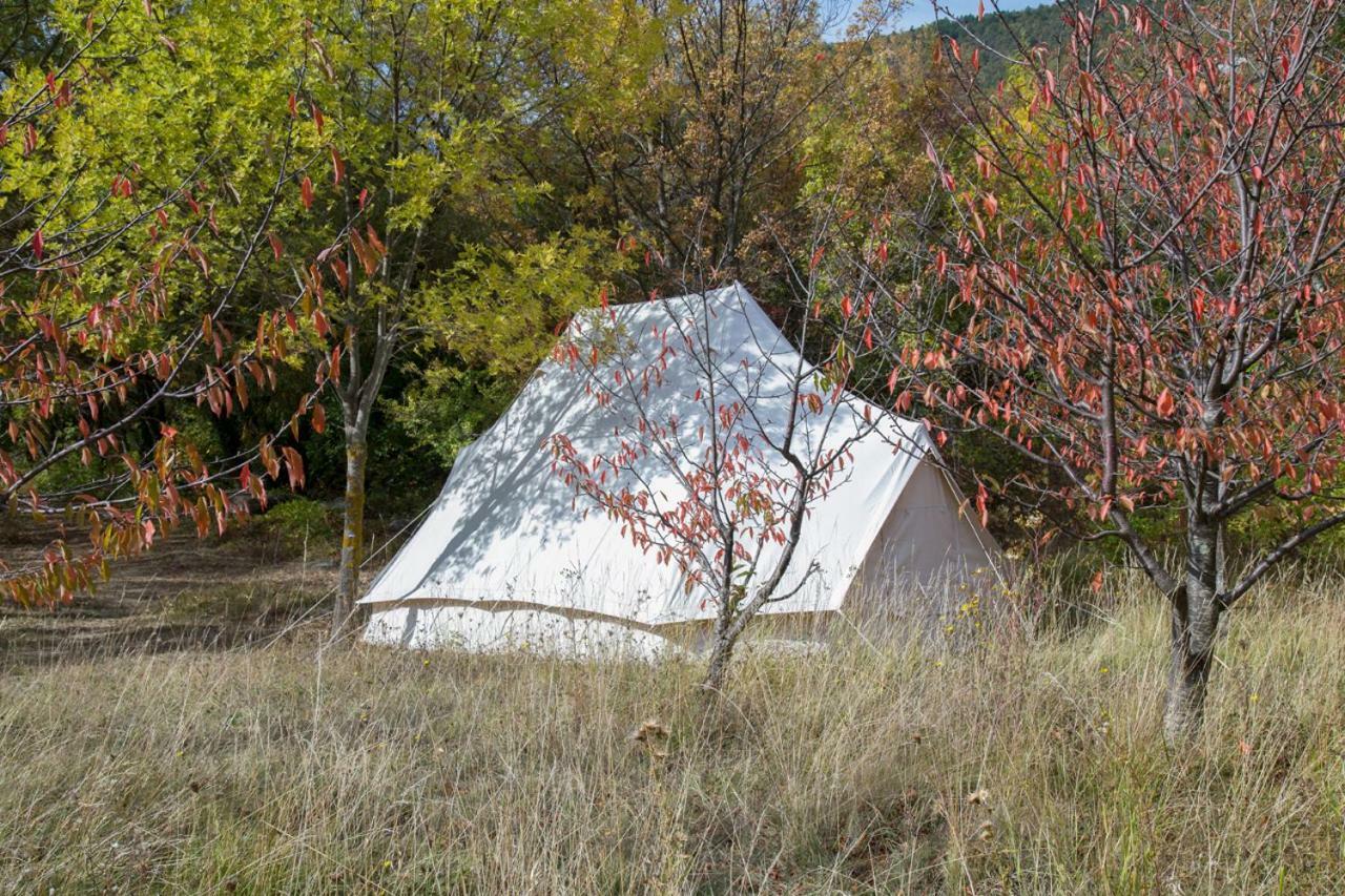 La Danse Des Papillons - Chambre D'Hotes & Glamping Roche-Saint-Secret Exterior foto