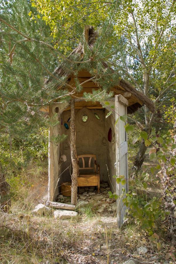 La Danse Des Papillons - Chambre D'Hotes & Glamping Roche-Saint-Secret Exterior foto