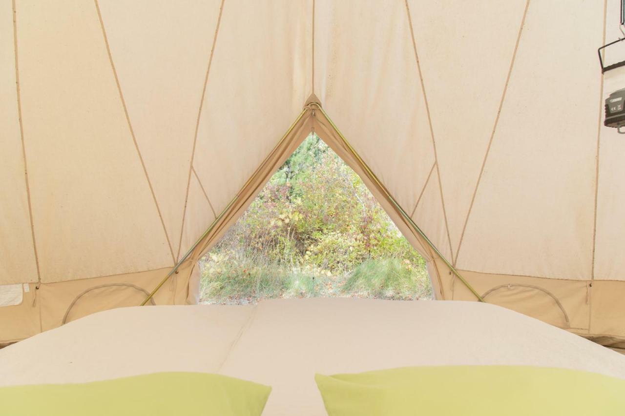 La Danse Des Papillons - Chambre D'Hotes & Glamping Roche-Saint-Secret Exterior foto